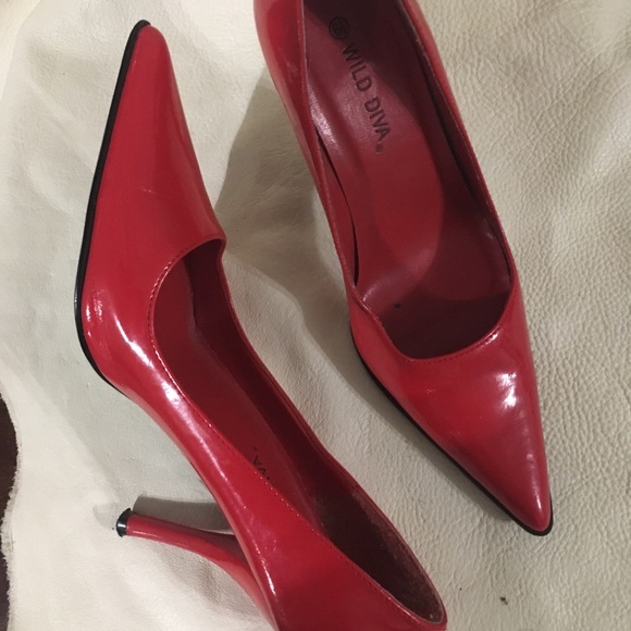 Red pointy toe Patent leather pumps - Picture 3 of 8